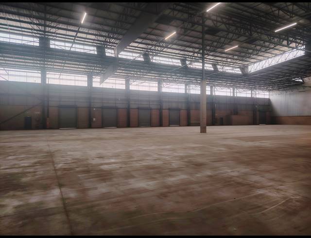 5,861M² WAREHOUSE TO LET IN GOSFORTH PARK